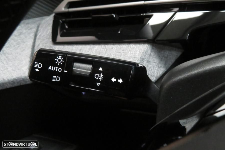 Peugeot 5008 1.2 Hybrid Allure e-DCS6 - 26
