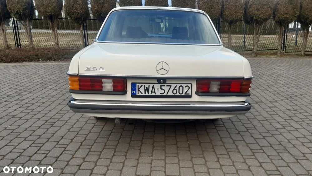 Mercedes-Benz W123 - 29