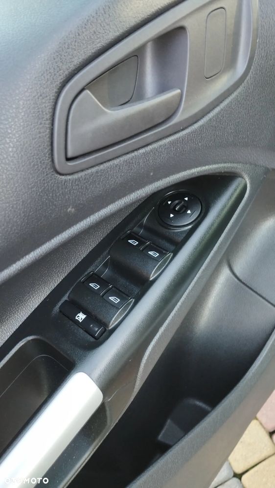 Ford Tourneo Connect 1.5TDCi Ambiente - 18