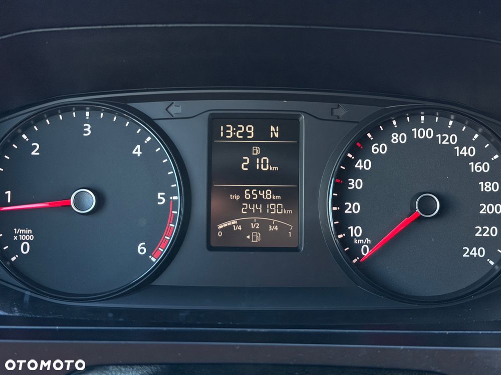 Volkswagen Transporter - 12