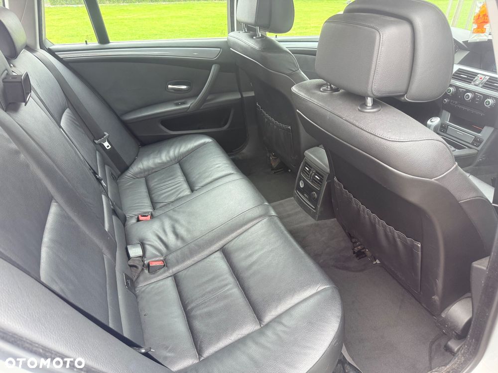 BMW Seria 5 520d - 13