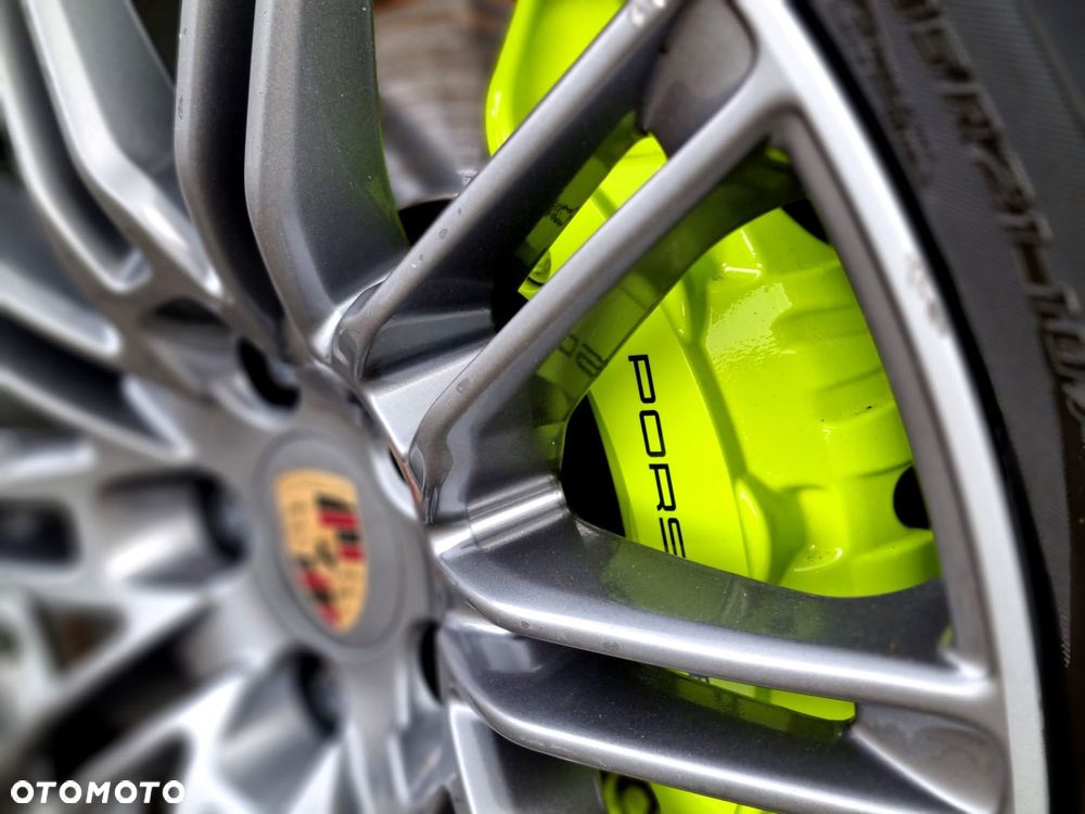 Porsche Cayenne - 30