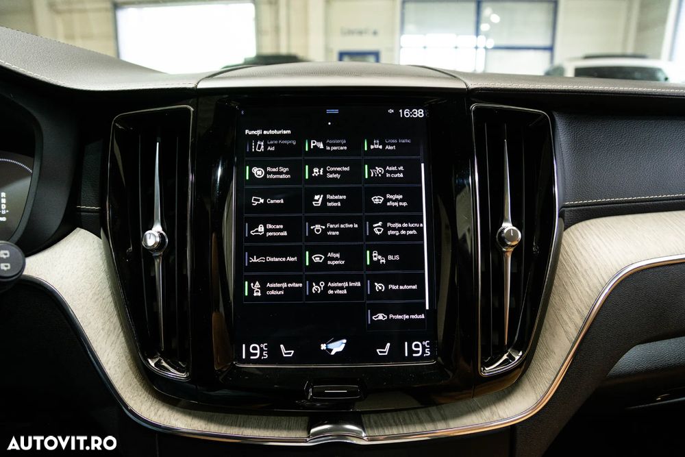 Volvo XC 60 T8 Twin Engine AWD Inscription - 20