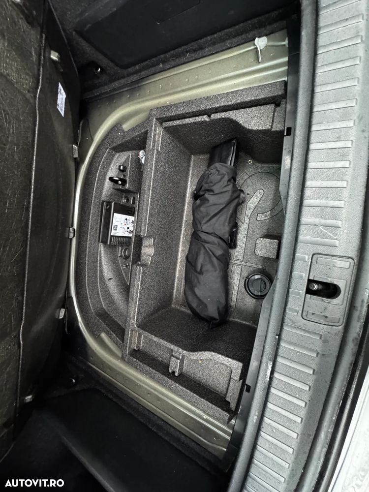 Skoda Octavia Combi 2.0 TDI DSG Exclusive Plus - 37