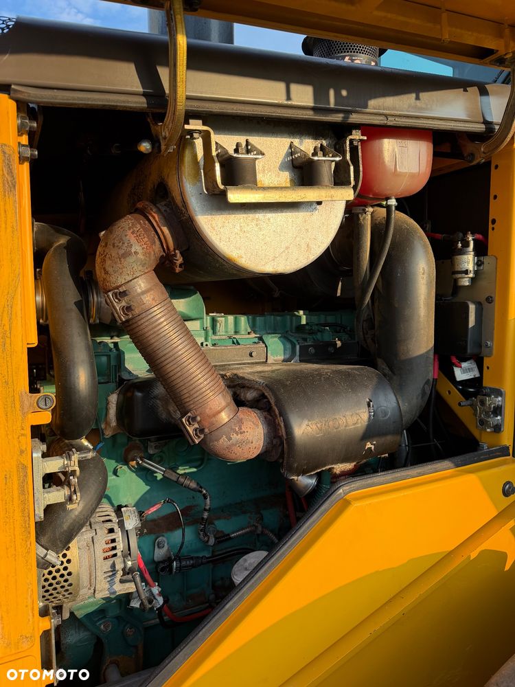 Volvo L90F - 14