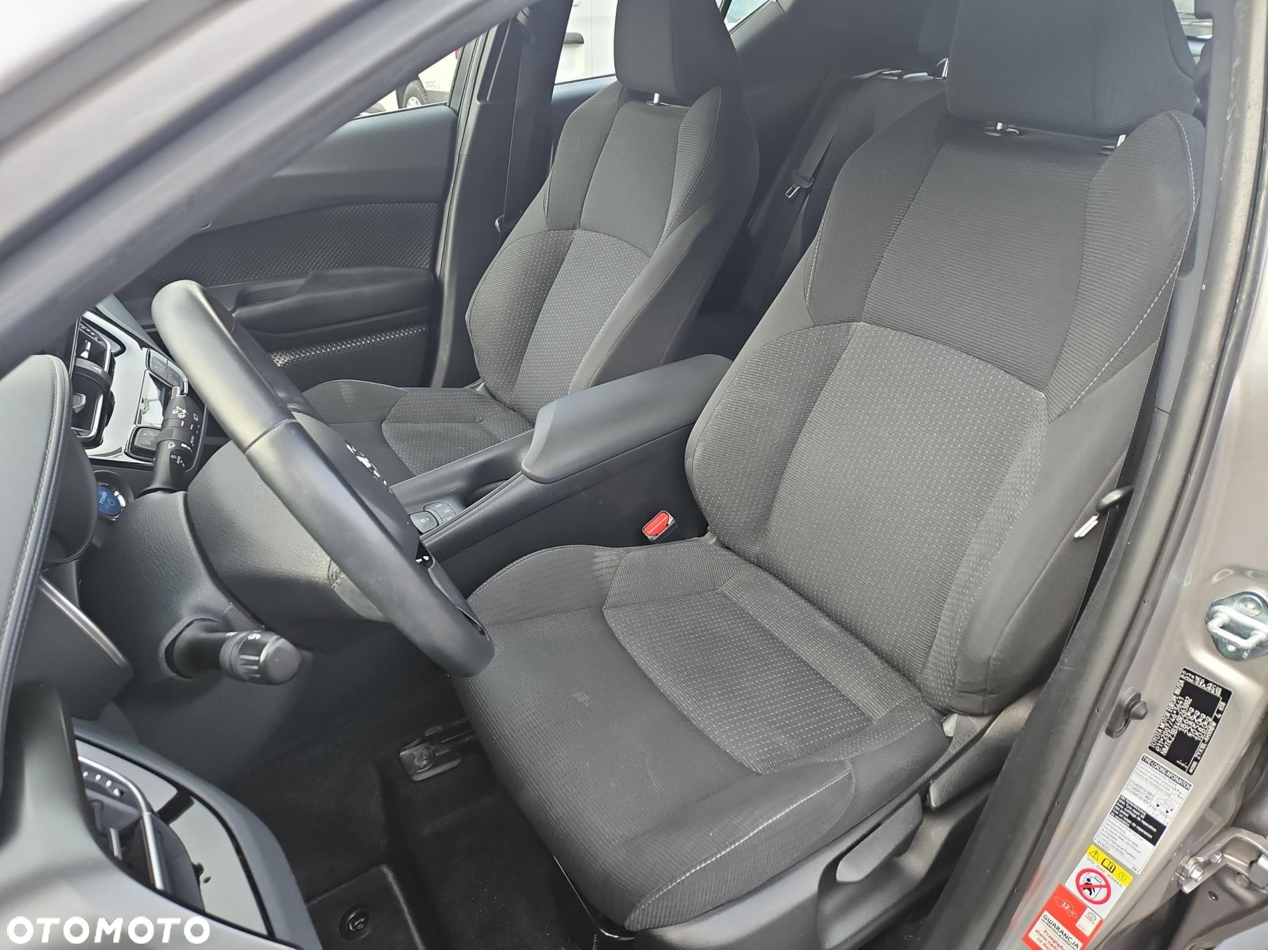 Toyota C-HR - 10