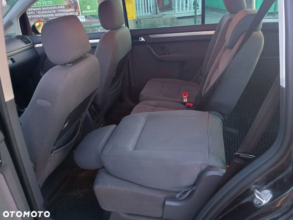 Volkswagen Touran 1.9 TDI Highline - 10