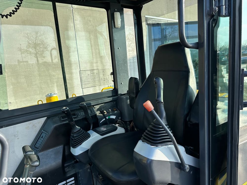 Komatsu PC56 - 12