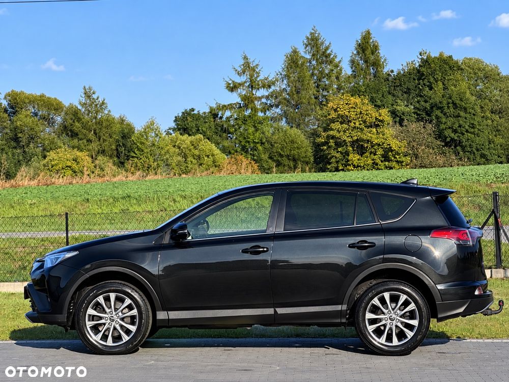 Toyota RAV4 2.0 4x4 Start&Stop Team Deutschland - 7