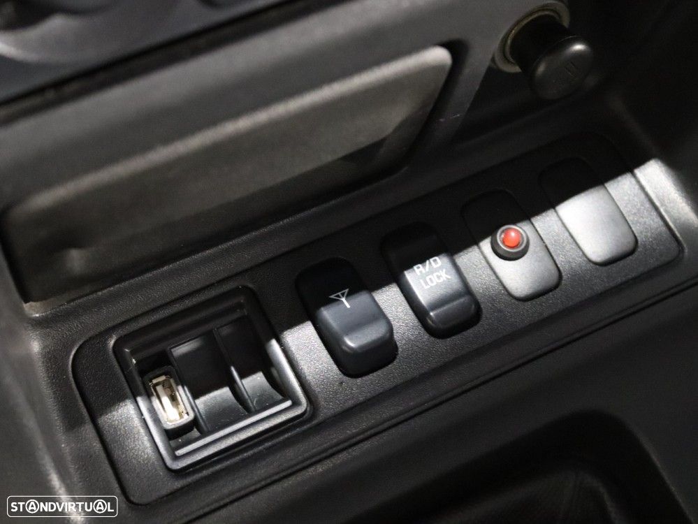 Mitsubishi Pajero 3.2 DI-D GLS ABS - 26