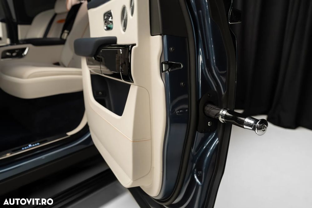 Rolls-Royce Cullinan Standard - 38