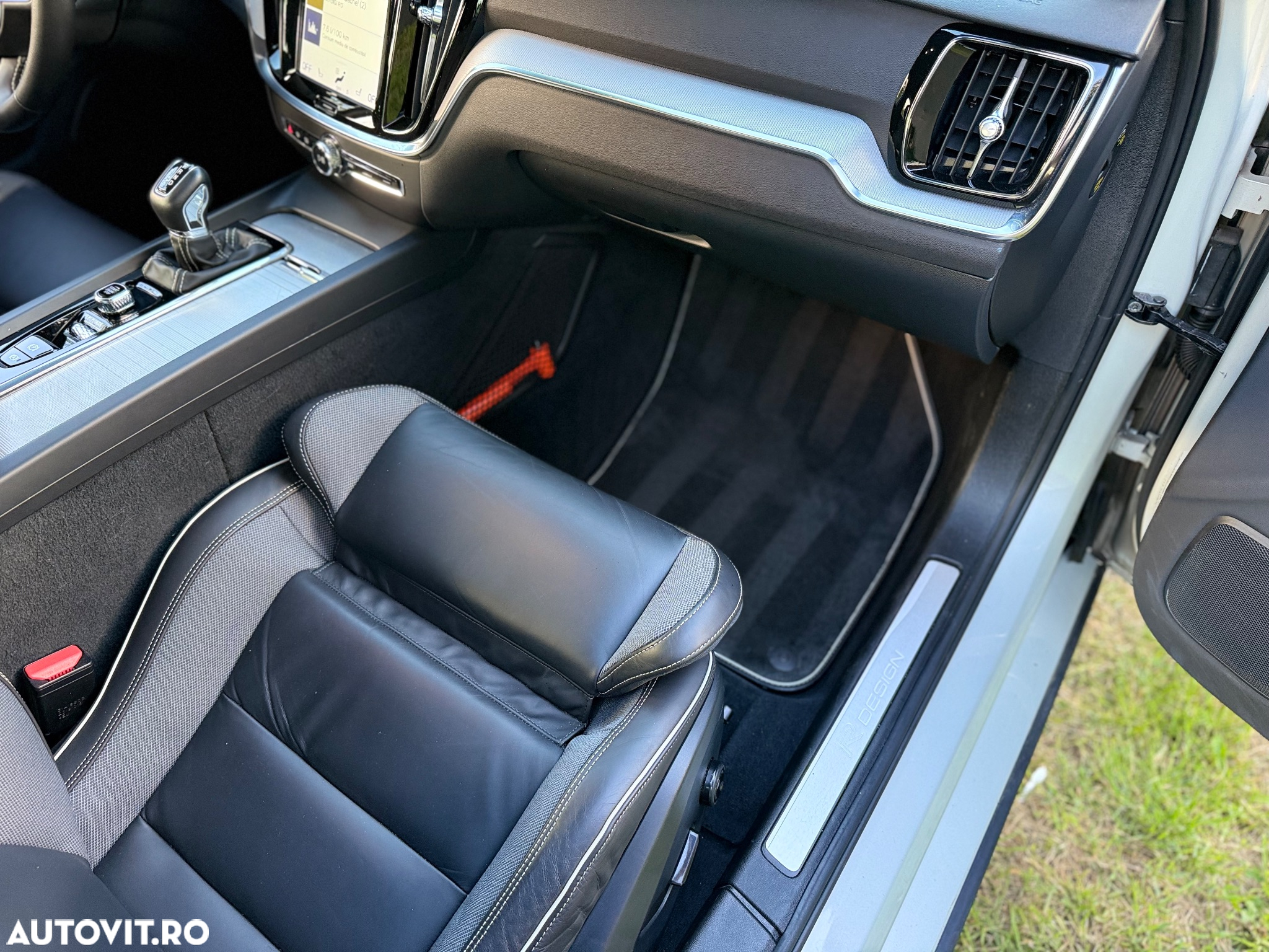 Volvo S60 T4 R-Design - 17