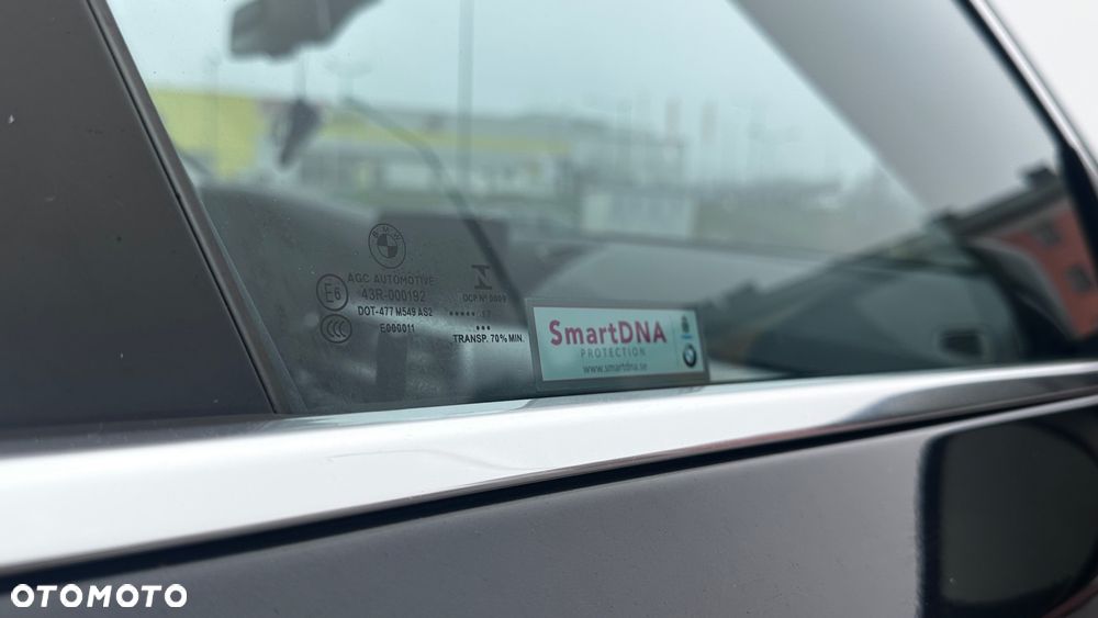 BMW Seria 5 520d Sport Line - 4