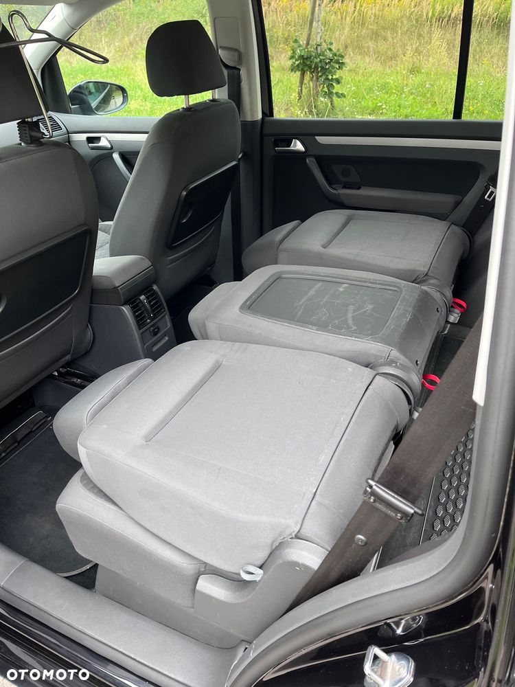 Volkswagen Touran 1.9 TDI DPF Highline DSG - 13