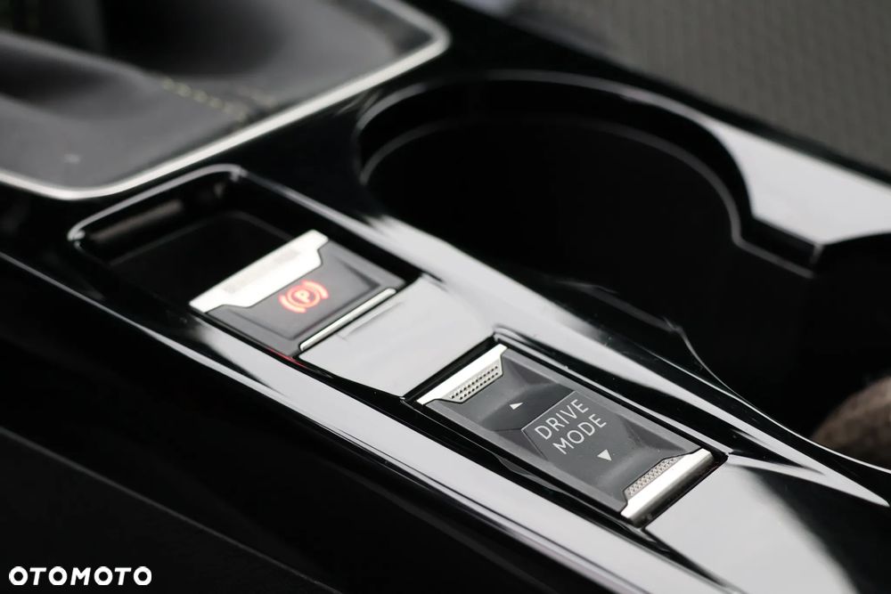 Peugeot 2008 1.2 PureTech GT Line S&S - 13