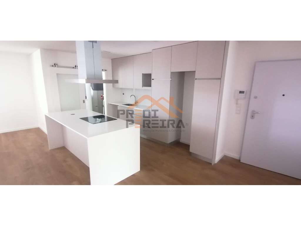 *Última fração disponível*
T2 com arrecadação, situado na Quinta d... - Grande imagem: 2/28