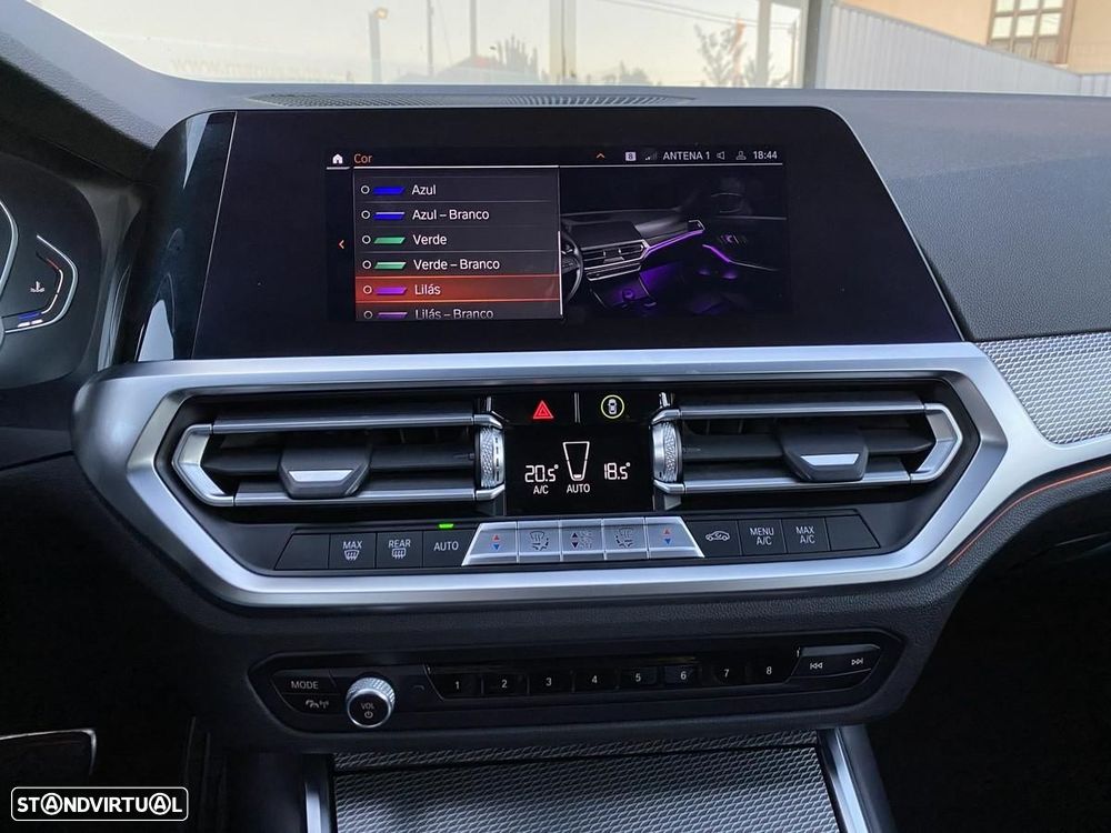 BMW 320 d Pack Desportivo M Auto - 33