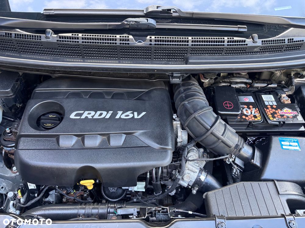 Kia Carens 1.7 CRDi M 7os - 13