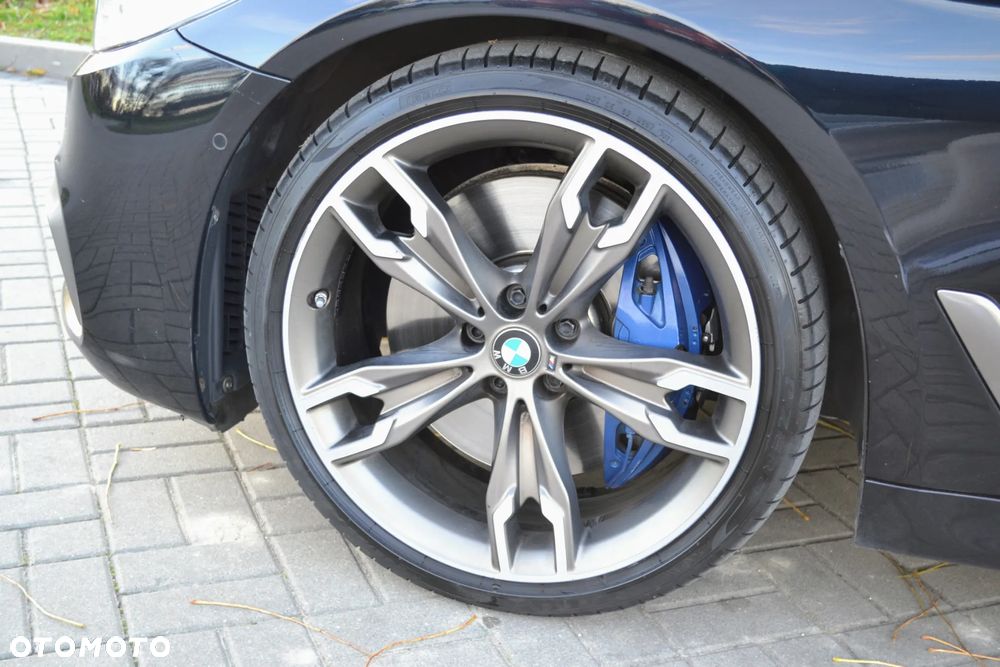 BMW Seria 5 M550i xDrive sport - 16