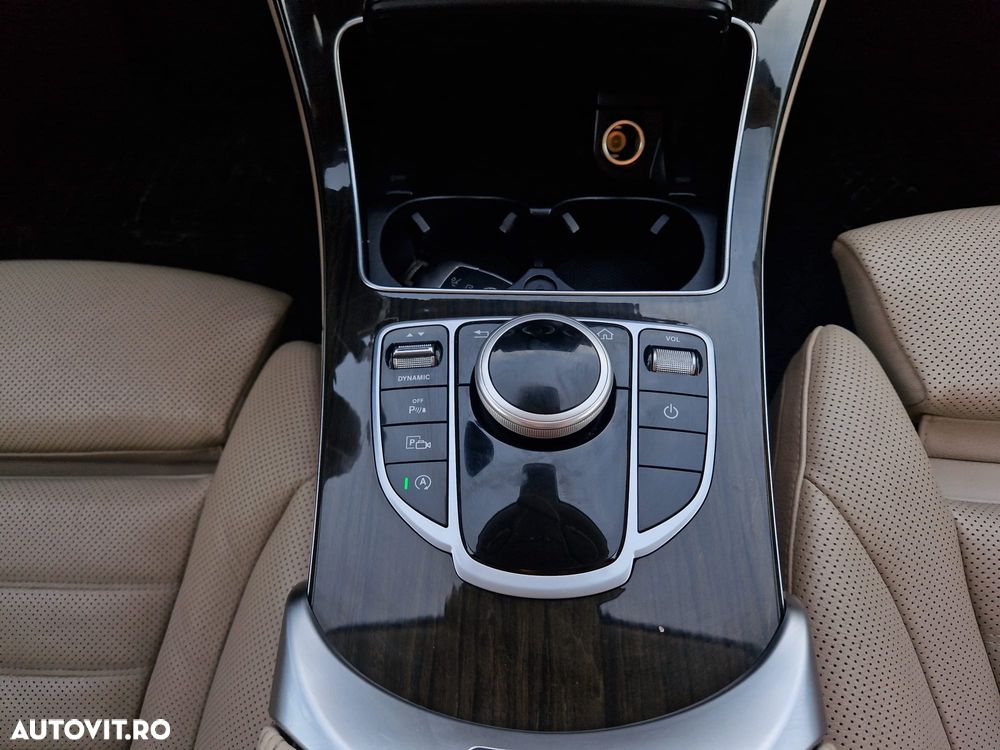 Mercedes-Benz C 200 4MATIC Aut. - 24