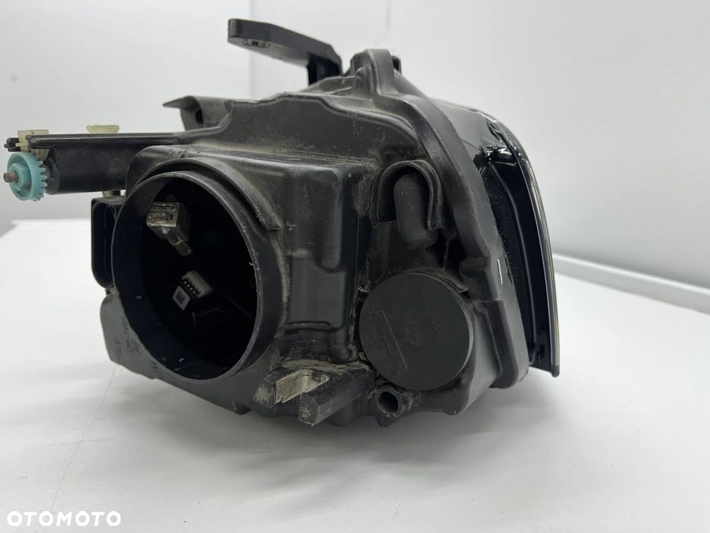 Lampa reflektor Audi A3 8p LIFT 08-13r. PRAWA przednia Bi-xenon + LED Europa oryginał prawy przód 8p - 11