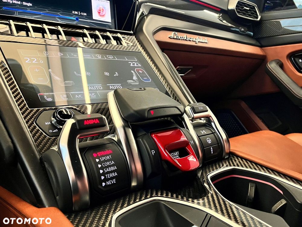 Lamborghini Urus - 16