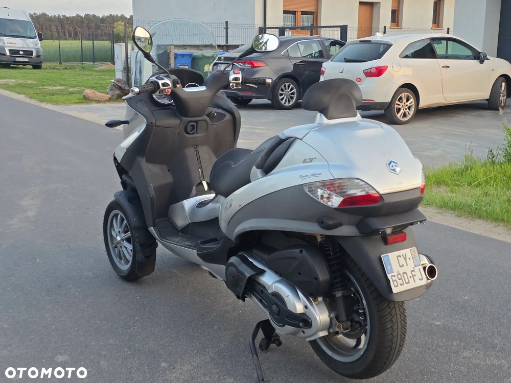 Piaggio MP-3 - 10