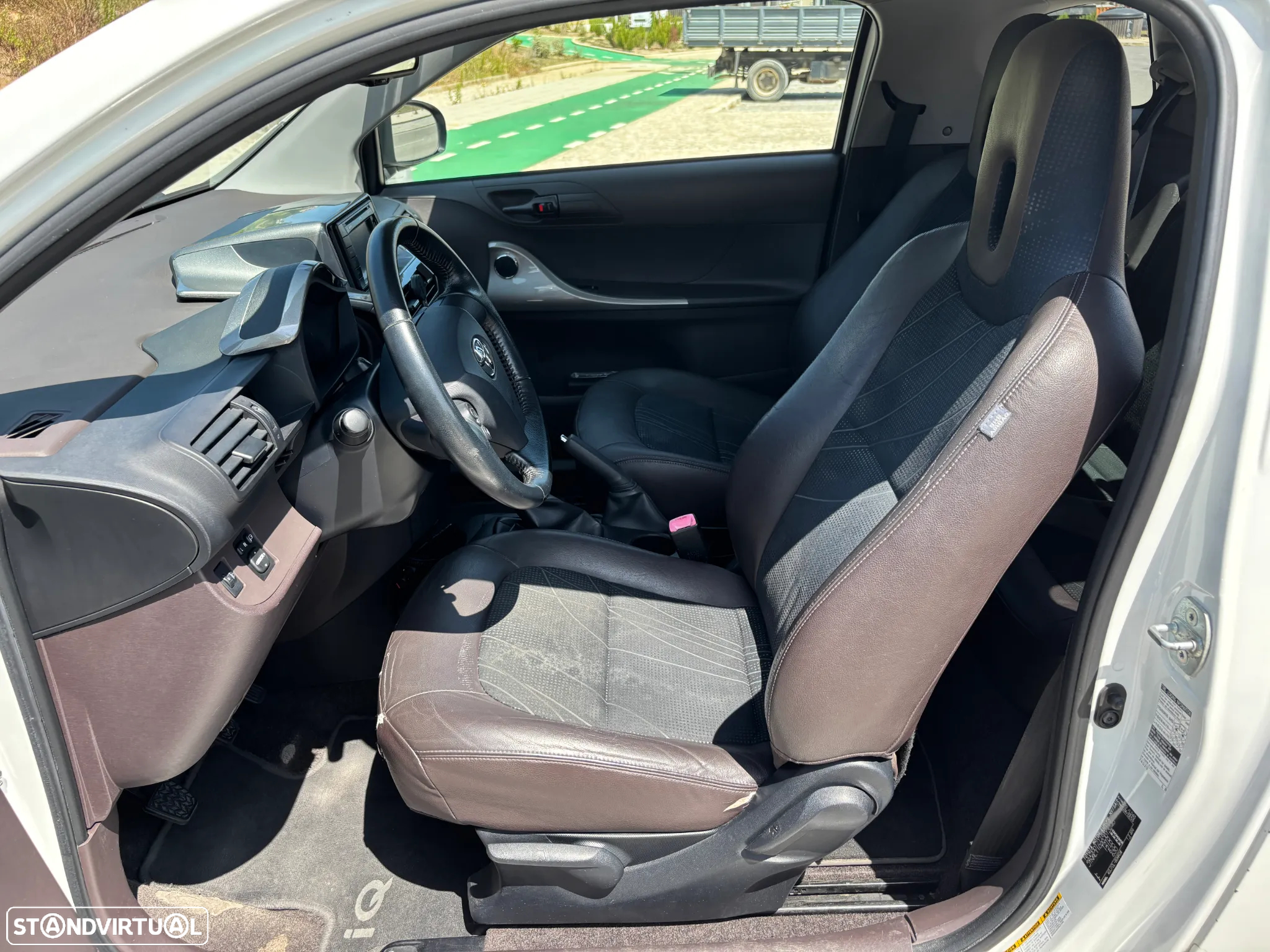 Toyota iQ 1.0 VVT-i 2 EP+NAVI+Bluetooth - 15