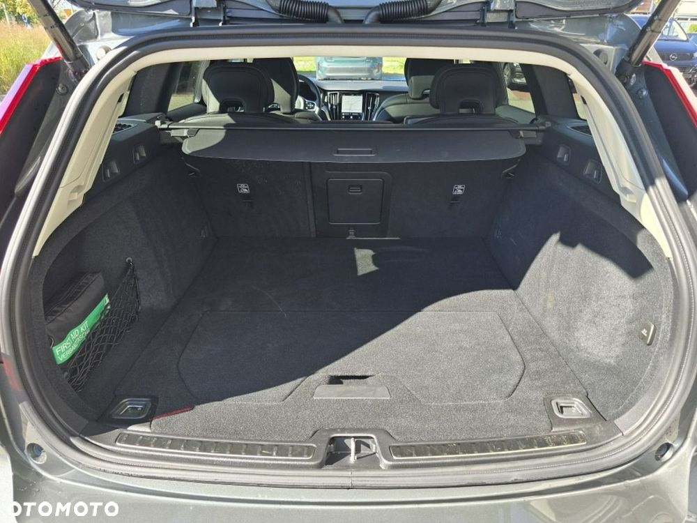 Volvo V60 B4 B Plus Dark - 17