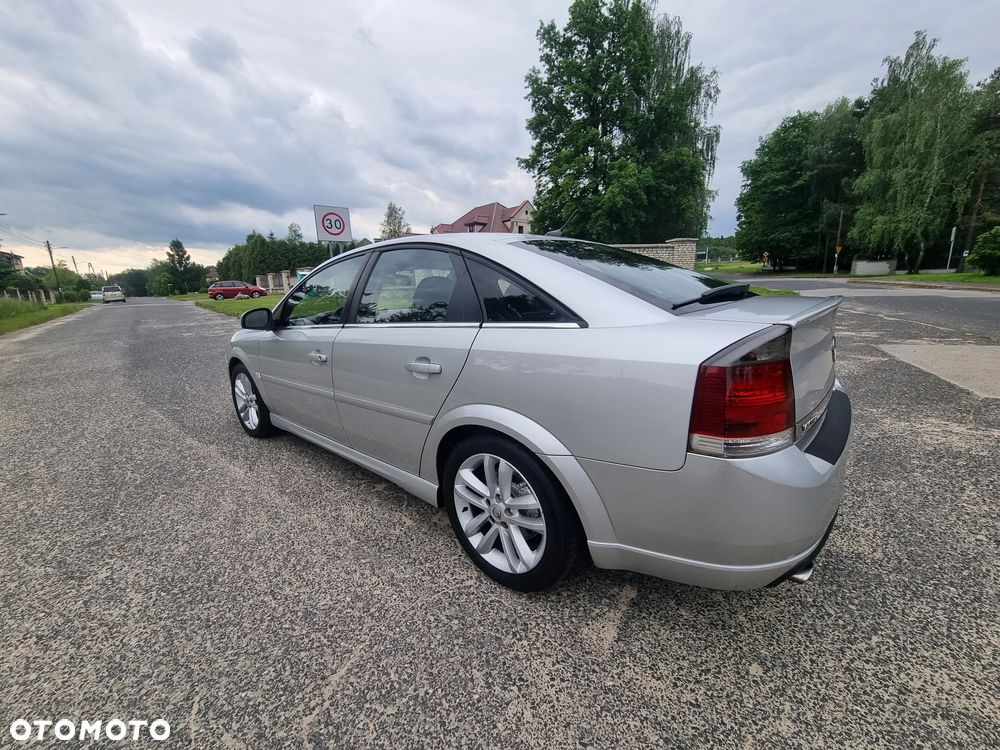 Opel Vectra GTS 1.9 CDTI - 13