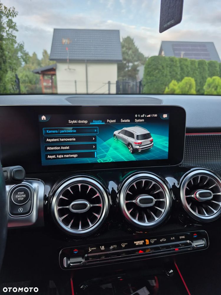 Mercedes-Benz GLB 250 8G-DCT - 24