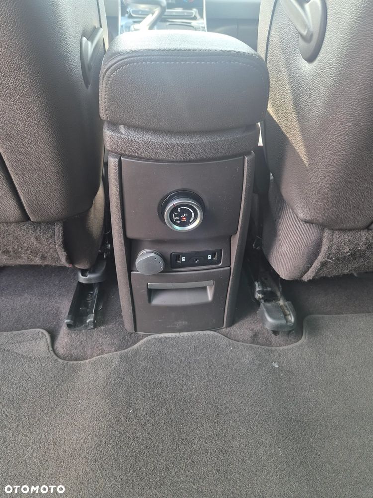 Renault Espace 1.6 dCi Energy Initiale Paris EDC 7os - 10