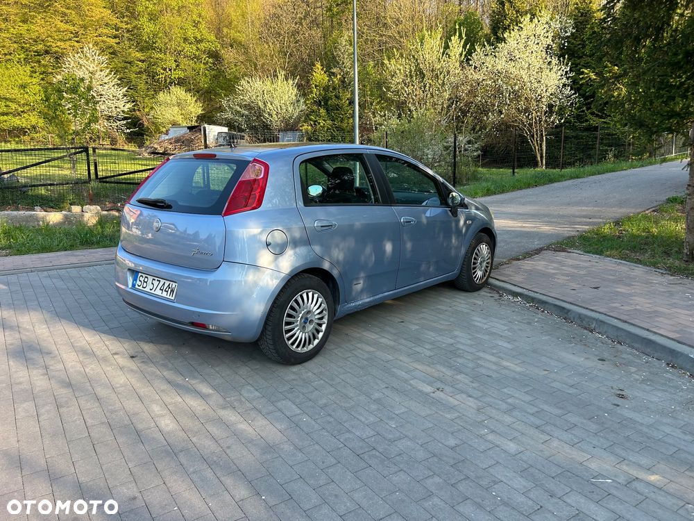 Fiat Grande Punto Actual 1.4 8V Estiva Blue&Me - 28