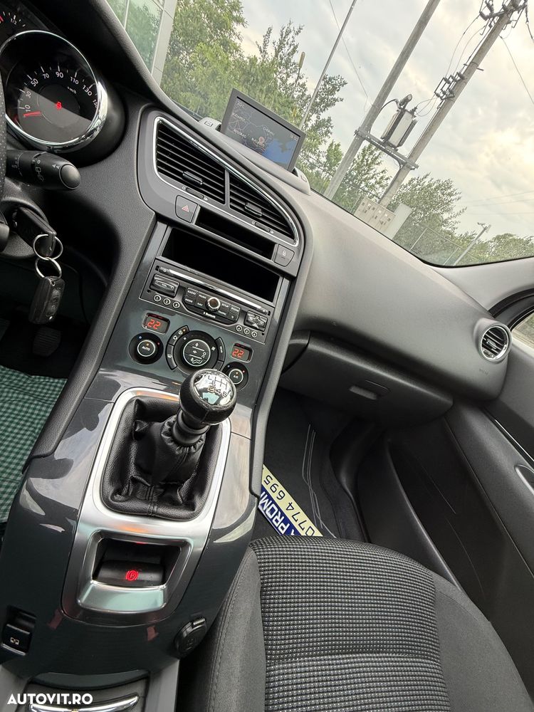 Peugeot 5008 1.6 THP Active - 23