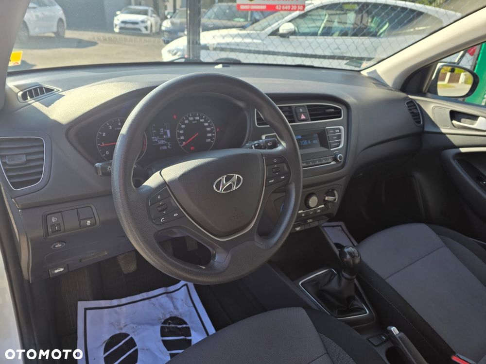 Hyundai i20 1.2 Comfort - 13