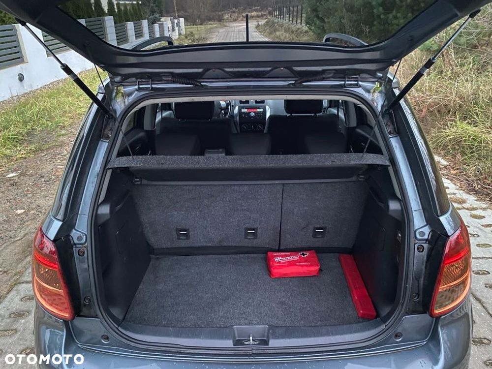 Suzuki SX4 1.6 GS / Premium - 8