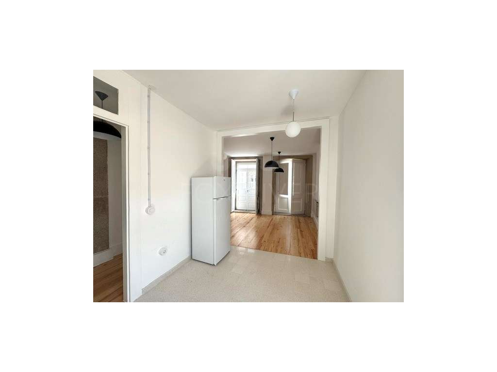Apartamento T1 renovado para arrendamento em Viana do Castelo - Grande imagem: 2/9