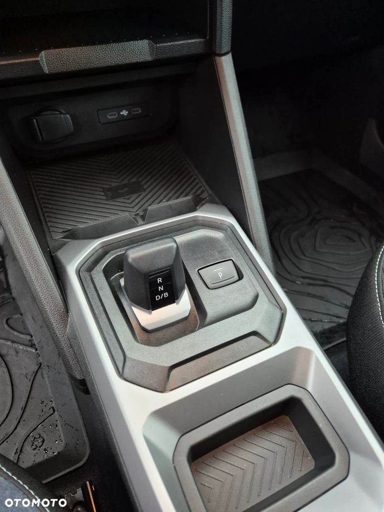 Dacia Duster 1.6 Full Hybrid 140 Journey MMT - 14