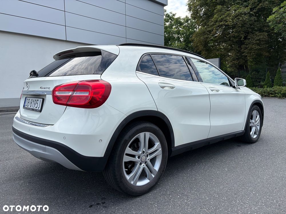 Mercedes-Benz GLA 250 4-Matic - 11
