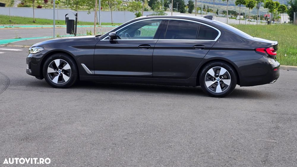 BMW Seria 5 520d AT MHEV - 13
