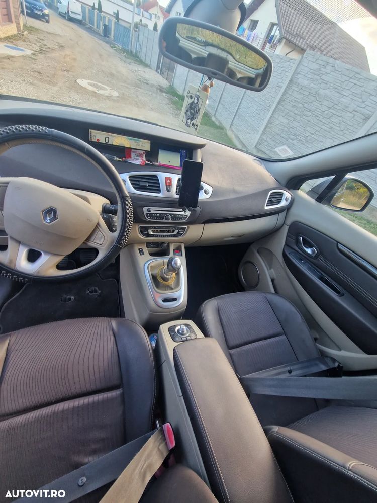 Renault Scenic 1.9 dCi FAP Avantage - 5