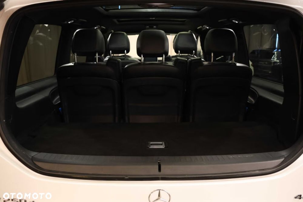 Mercedes-Benz Klasa V - 11