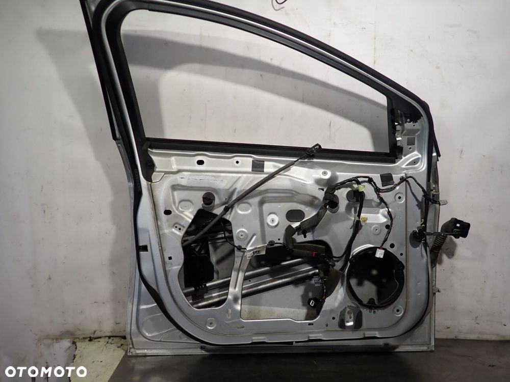 DRZWI LEWY PRZÓD FORD FOCUS MK3 KOL: OB - 8