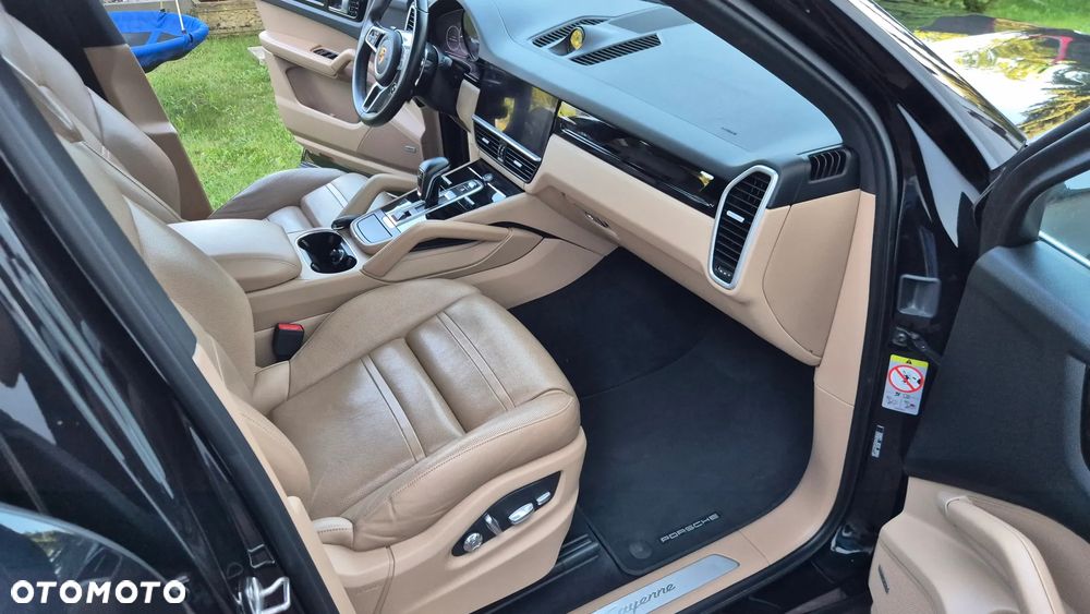 Porsche Cayenne Platinum Edition - 21