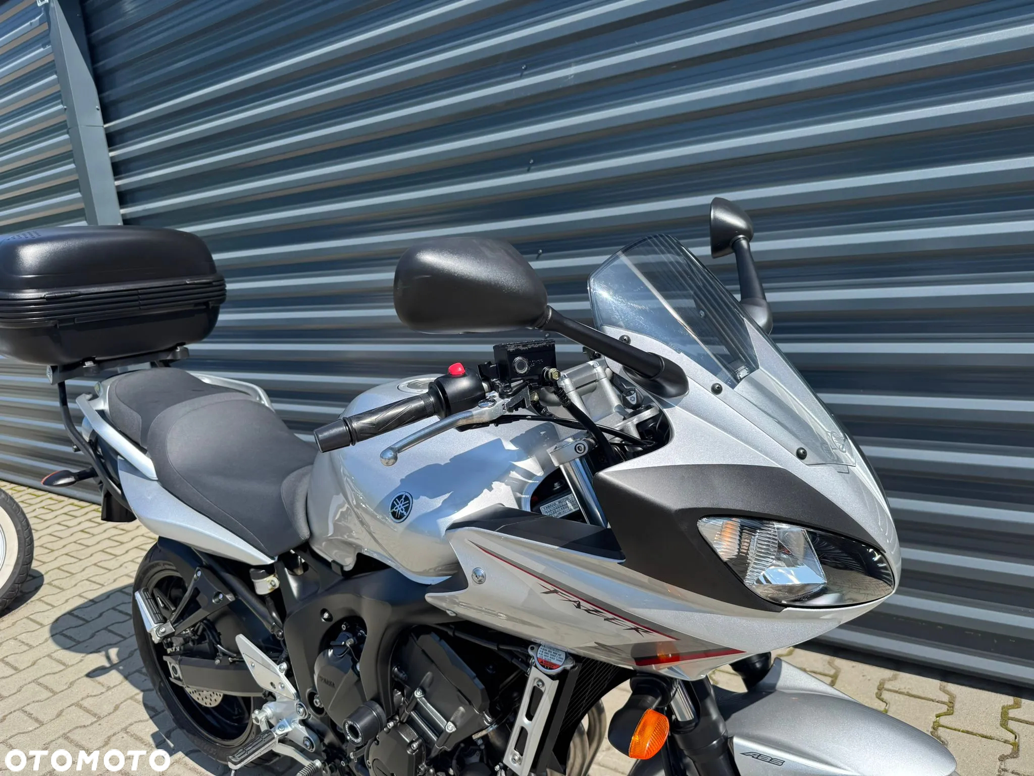 Yamaha FZ6 - 10