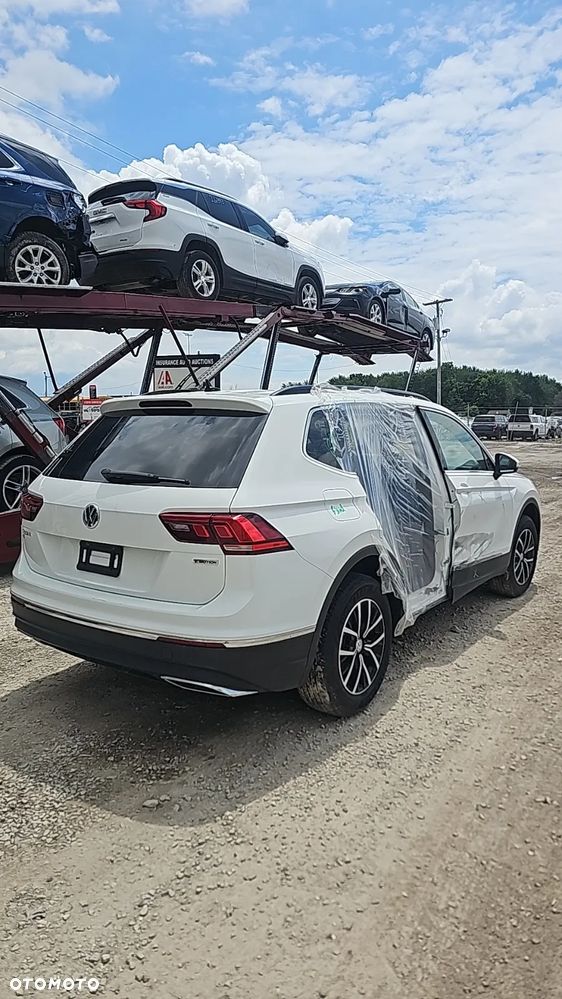 Volkswagen Tiguan - 9
