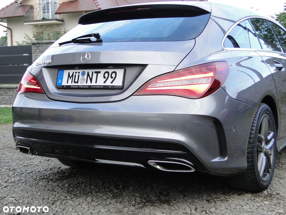 Mercedes-Benz CLA 200 7G-DCT AMG Line - 11