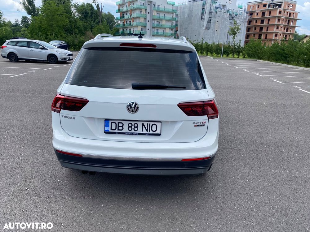 Volkswagen Tiguan - 1