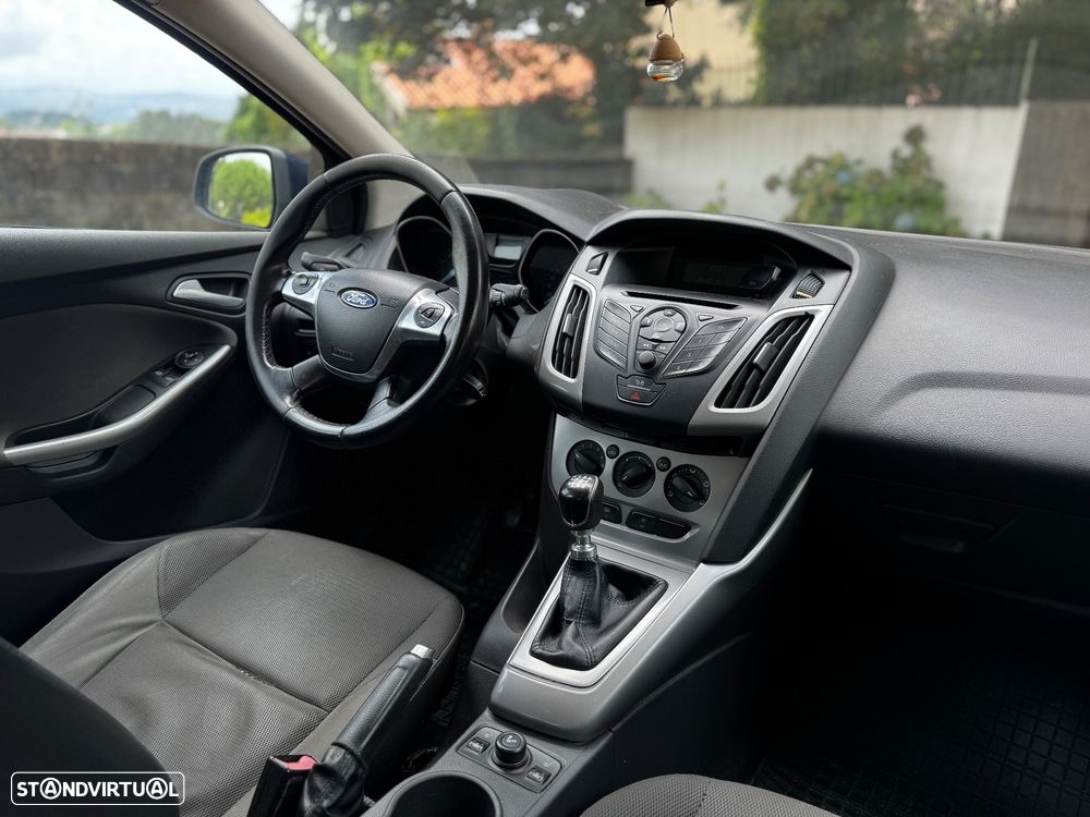 Ford Focus 1.0 EcoBoost S&S COOL&CONNECT - 9