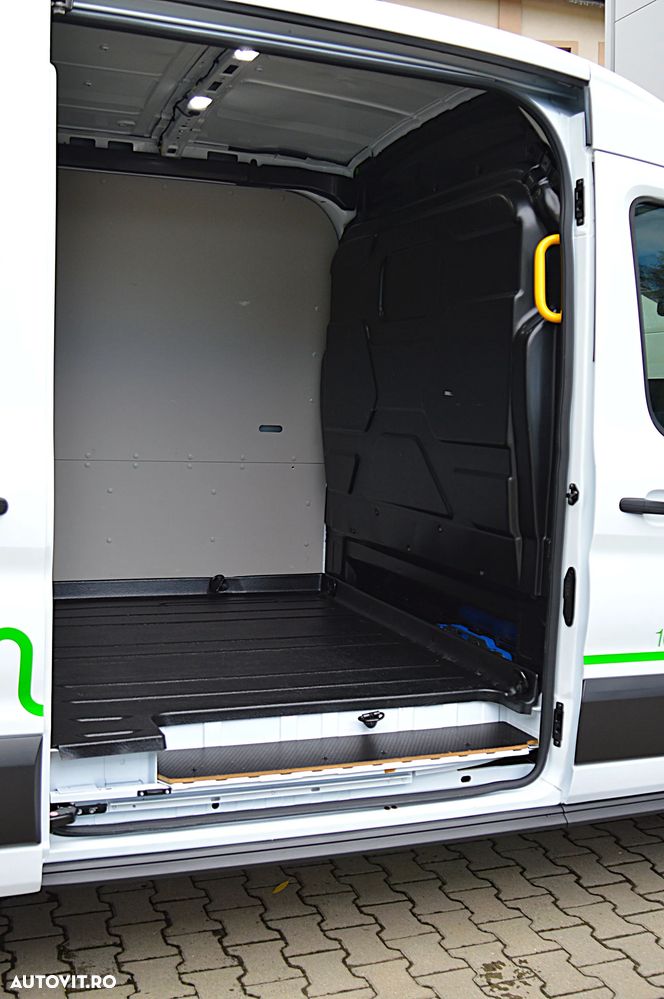 Ford E-TRANSIT L3H2 3500KG - 30